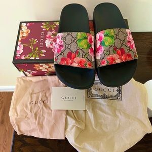Gucci Blooms Supreme Floral Slide Sandal